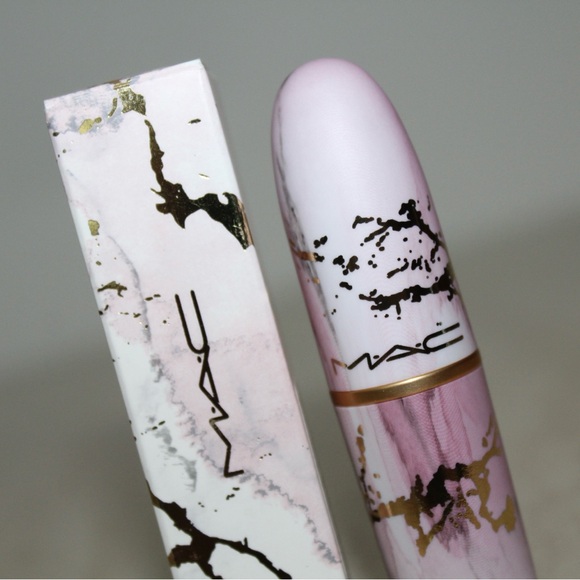 MAC Cosmetics Electric Wonder ‘Natural Born Leader’ Matte Lipstick - Picture 7 of 16